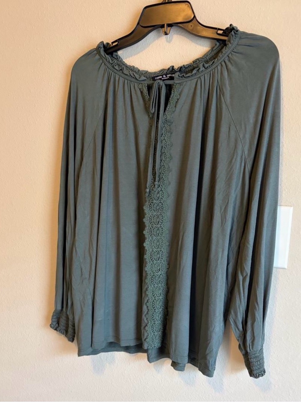 Cable & Gauge Olive Green Lace-Trim Long Sleeve Tunic